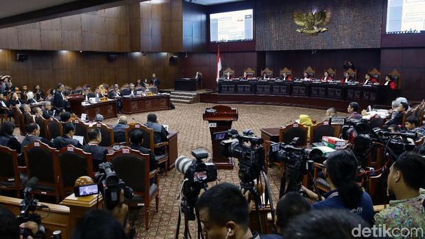 Jalannya Sidang MK / 