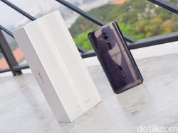 Unboxing Oppo Reno, Si Penggoda di Kelas Menengah