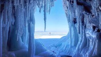 Sudah berumur sekitar 25 juta tahun, Baikal Lake akan membeku dengan ketika suhu mencapai -30 derajat. Ketebalan yang dihasilkan bisa sampai 30 inci. (iStock)