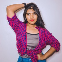 “Dan sejak cowok yang gue suka milih yang ‘cakep’. Gue jadi makin ngerasa worthless. Apalah artinya gue ranking 1 terus, ketos (ketua Osis), juara short film, best film director, penghargaan2 murid terbaik lainnya. Semuanya maknanya ilang cuma karena gue gendut dan hitam,” terang Edsa. Foto: Twitter @sangpisank