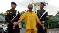 Sejak mayat Fera ditemukan dan sudah membusuk, Deri yang saat itu masuk ke bersama Fera jadi buronan. Dia ternyata juga kabur dari tempatya dinas di Pusat Pelatihan Tempur (Puslatpur) Baturaja. Prada Deri akhirnya ditangkap Denintel Pomdam II Sriwijaya di Padepokan Monghyang, Serang, Banten. Dia pun langsung diserahkan ke Pomdam untuk menjalani proses hukum.