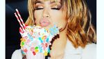 Si Cantik Zendaya yang Doyan Ngopi dan Ramen Instan
