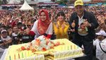Pose Arinal Djunaidi, Gubernur Baru Lampung yang Sering Kulineran dengan Warga