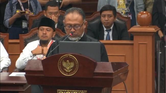 Fakta Gaji PNS yang Disinggung BW dan Jeroan Kereta Cepat