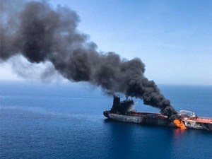 AS Perlihatkan Video Tentara Iran Pindahkan Ranjau dari Tanker di Teluk Oman