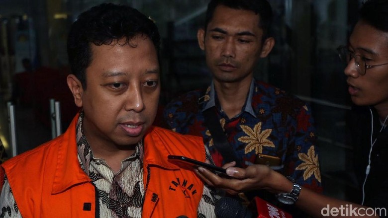 KPK Periksa Romahurmuziy Terkait Suap Eks Pejabat Kemenkeu KPK Periksa Romahurmuziy Terkait Suap Eks Pejabat Kemenkeu
