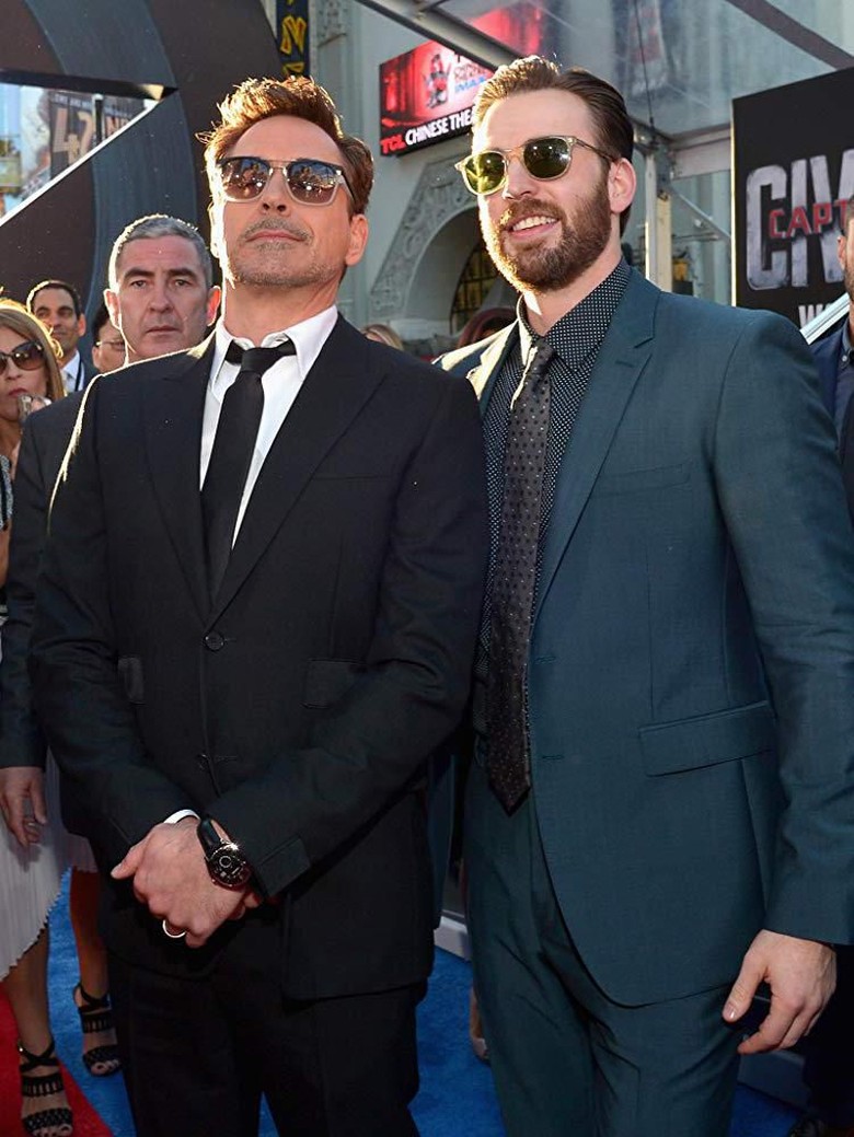 Captain America Ulang Tahun, Tony Stark Utang Ciuman Selamat Captain America Ulang Tahun, Tony Stark Utang Ciuman Selamat