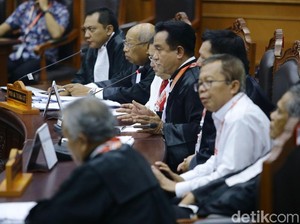Tim Jokowi Menangkis Serangan Pada Gugatan