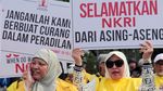 Aksi Massa Berompi Kuning Kawal Sidang Sengketa Pilpres