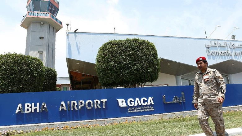 Houthi Lancarkan Serangan Drone ke Bandara Arab Saudi, 9 Orang Luka Houthi Lancarkan Serangan Drone ke Bandara Arab Saudi, 9 Orang Luka