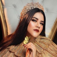 Rambut Kahiyang dipuji netizen karena tampak sangat berkilau. Ibu satu anak itu berterima kasih kepada hairstylist Anda Arrusa yang telah membuat rambutnya seperti model di iklan shampo.  Foto: dok. FD Photography (@fdphotography90)