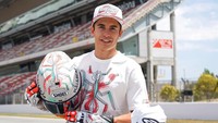Marquez akan memakai helm barunya itu sejak sesi latihan bebas pertama, Jumat (14/6/2019). (Foto: Instagram @marcmarquez93)