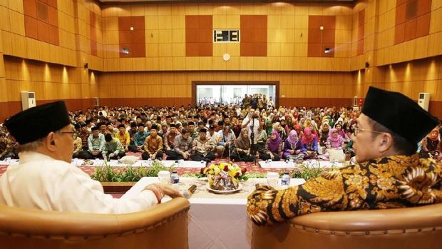 Terjebak Macet, Quraish Shihab Sempat Naik Ojol ke Kemenag