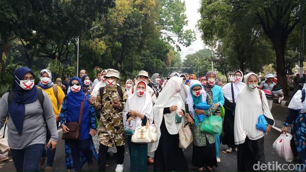 Meski Imbau Pendukung Tak Hadir di MK, Sandi Setuju dengan Aspirasi Massa Demo