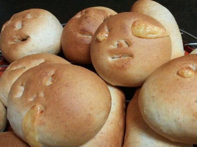 Lucu dan Aneh! Roti Bentuk Panggangan hingga Wajah Manusia