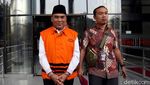 Senyum Cerah Bupati Nonaktif Jepara Saat Diperiksa KPK