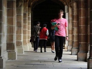 Ada Rencana Mengejar Utang Mahasiswa Australia Sampai Mati