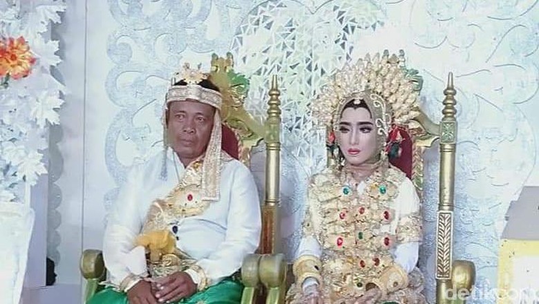 Viral Gadis Kelas 1 SMP di Sidrap Sulsel Dinikahi Pria 41 Tahun Viral Gadis Kelas 1 SMP di Sidrap Sulsel Dinikahi Pria 41 Tahun