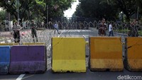 Kawat berduri turut dipasang untuk mengamankan area sekitar gedung MK selama pelaksanaan sidang sengketa Pilpres 2019.