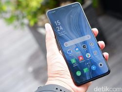 Unboxing Oppo Reno, Si Penggoda di Kelas Menengah