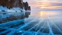 Menjadi salah satu dari danau terbersih dunia, Baikal menampung 20 air tawar dunia saat tidak beku. Kalau membeku, danau ini punya fakta menarik yang tak kalah menarik. (iStock)