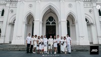 Ulang tahun ke-26 Jordi Onsu terasa sangat spesial karena dirayakan di Singapura. Dok. Instagram/ruben_onsu/fahri_frpotret