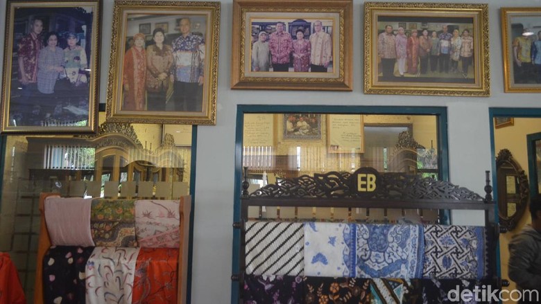 Kisah Mendiang Bu Ani yang Selalu Memborong Batik di Cirebon Kisah Mendiang Bu Ani yang Selalu Memborong Batik di Cirebon