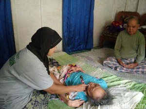 Kisah Pasangan Lansia Lumpuh di Ciamis Luput Perhatian Pemerintah