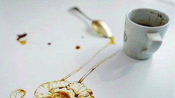 Bukan tumpahan kopi biasa, ini seni. (Foto: Instagram/bernulia)