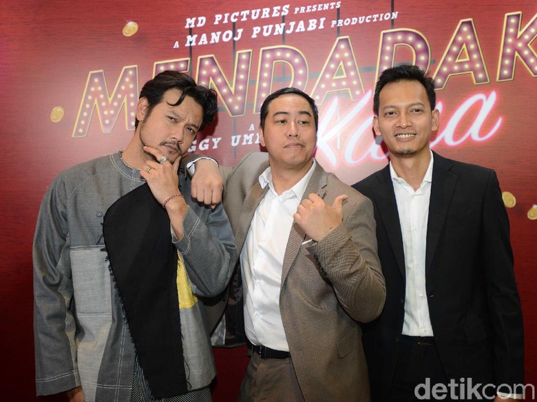 Foto: Dwi Sasono, Pandji Pragiwaksono, Fedi Nuril perankan DOA: Mendadak Kaya (Noel/detikhot) Foto: Dwi Sasono, Pandji Pragiwaksono, Fedi Nuril perankan DOA: Mendadak Kaya (Noel/detikhot)