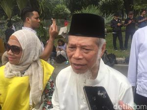 Eks Penasihat KPK Bandingkan Berita Duka Mantan Ibu Negara dan Gugurnya KPPS