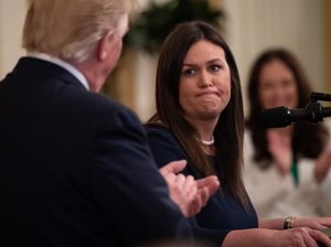 Eks Jubir Trump Terpilih Jadi Gubernur Arkansas dalam Pemilu Sela AS