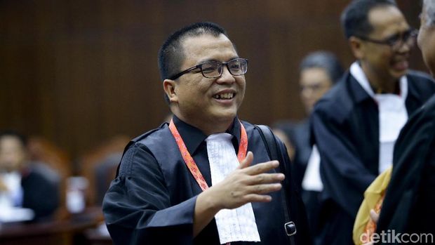 Denny Indrayana / 