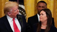 Sanders diketahui menjadi salah satu prajurit Trump yang paling loyal. Seorang sahabat, seorang wanita, sosok yang sangat, sangat hebat. Dia sangat populer, ujar Trump untuk Sanders. Foto: REUTERS/Kevin Lamarque