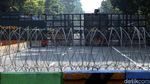 Kawat Berduri Amankan Area Sekitar Gedung MK