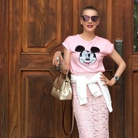 Edith pertama kali mengetahui dirinya menderita kanker pada Agustus 2016. Dia pun melakukan kemoterapi hingga menggunduli rambutnya. Meski sakit, Edith tetap melakukan sejumlah aktivitas termasuk travelling ke berbagai negara. Foto: Dok. Getty Images, Instagram @edithgonzalezmx1