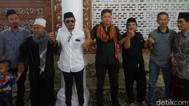 Vokalis Jamrud Krisyanto Maju Jadi Calon Independen Bupati Pandeglang 2020 Vokalis Jamrud Krisyanto Maju Jadi Calon Independen Bupati Pandeglang 2020