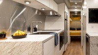 Karena itu perusahaan mengambil langkah renovasi untuk menciptakan kabin mobil yang nyaman. Istimewa/Inhabitat.