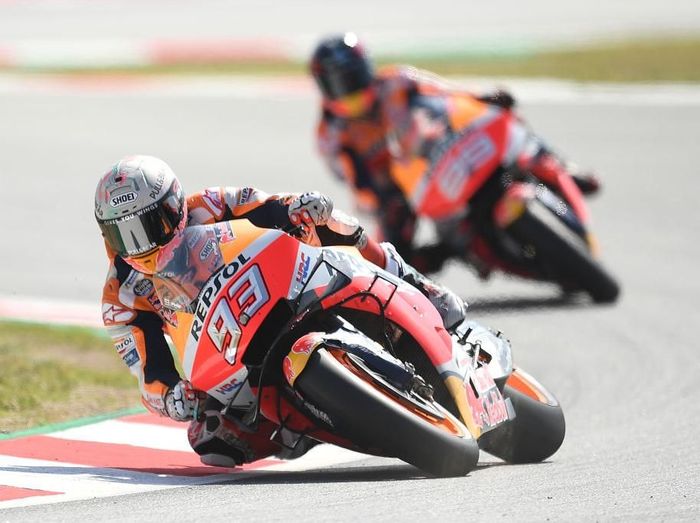 Dua pebalap Repsol Honda, Marc Marquez dan Jorge Lorenzo, di MotoGP Catalunya. (Foto: David Ramos/Getty Images) Dua pebalap Repsol Honda, Marc Marquez dan Jorge Lorenzo, di MotoGP Catalunya. (Foto: David Ramos/Getty Images)