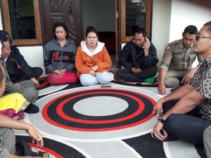 Viral, Wisatawan Dipalak Ibu Penjual Canang Saat Lewat Hutan Kintamani Bali
