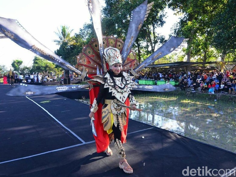Busana Ramah Lingkungan Meriahkan Gelaran Festival Bambu Banyuwangi Busana Ramah Lingkungan Meriahkan Gelaran Festival Bambu Banyuwangi
