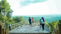 Cuaca sejuk pasti akan dirasakan traveler. Apalagi banyak spot-spot foto di bukit ini (dok. Pokdarwis Gelangsar)
