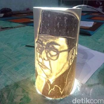 Lampu hias Gus Dur
