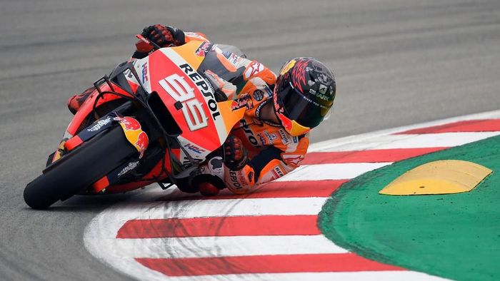 JUDI ONLINE Jorge Lorenzo bakal absen dua seri lagi dan baru dijadwalkan comeback pada MotoGP Inggris (Lluis Gene / AFP)