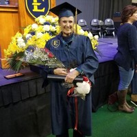 Di usia 87 tahun, wanita ini menjadi lulusan tertua di East Tennessee State University. Foto: Dok. Elite Readers