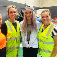 Perjalanan Leonie dan Matthew mengumpulkan sampah masih panjang. Sebab, mereka masih harus mencari 750 ribu botol dan kaleng lagi. Pernikahan rencananya akan berlangsung Maret 2020 mendatang. Foto: Facebook/A Recycled Wedding