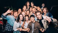 Mulai dari menonton konser Jonas Brothers di London. Foto: Sophie Turner (dok. Instagram)