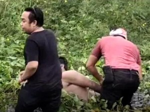 Detik-detik Penangkapan Begal Sadis yang Kabur ke Rawa-rawa
