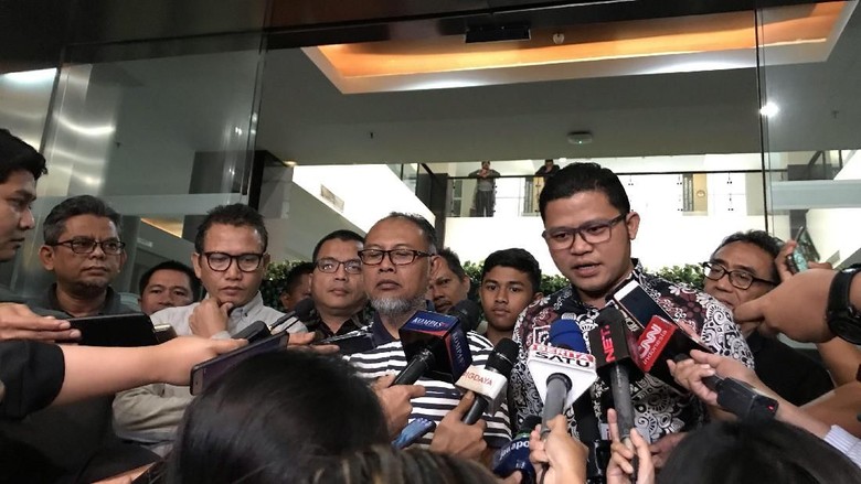 Tim Hukum Prabowo akan Surati MK Agar Dapat Perlindungan Saksi dari LPSK Tim Hukum Prabowo akan Surati MK Agar Dapat Perlindungan Saksi dari LPSK