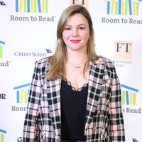 Film remaja The Sisterhood of the Traveling Pants menuai sukses besar berkat akting pemeran utamanya, Amber Tamblyn. Namun kesuksesannya tidak didapatkan dalam semalam. Amber pernah sangat minder karena agensinya sendiri menyuruhnya diet untuk menurunkan berat badan. Tapi ia menolak. Kini, aktris 36 tahun tersebut nyaman dengan dirinya sendiri ingin membantu wanita lain merasakan hal yang sama. Foto: Getty Images